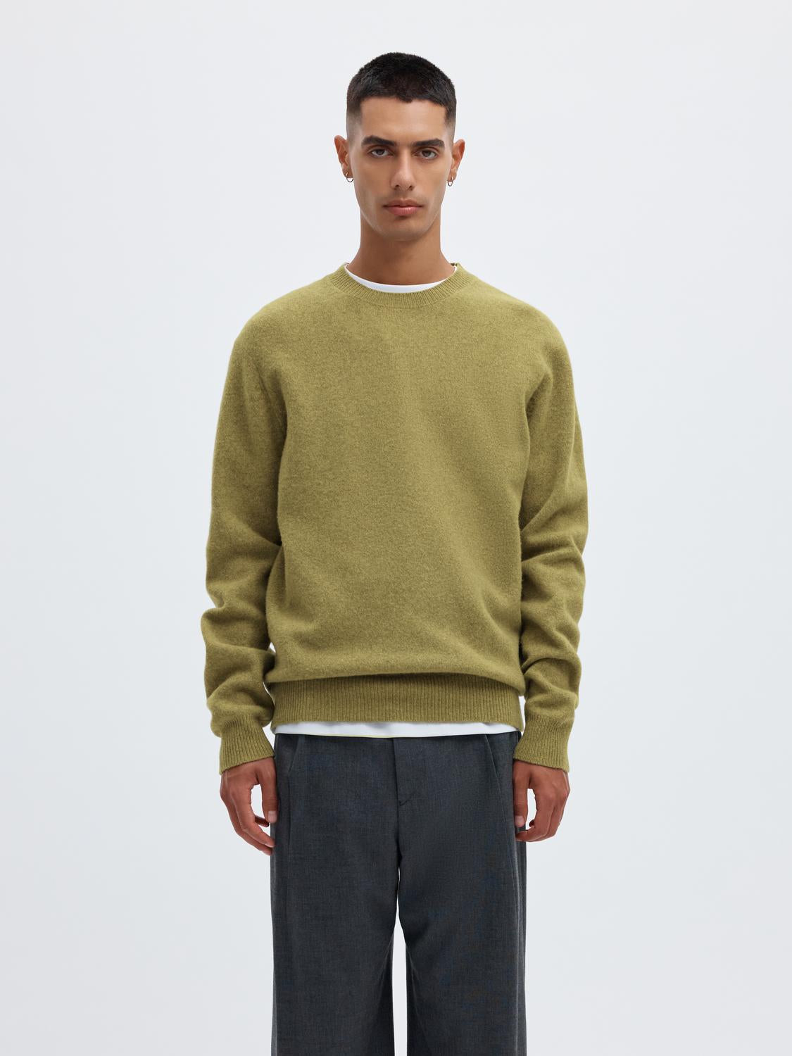 model_shot-front